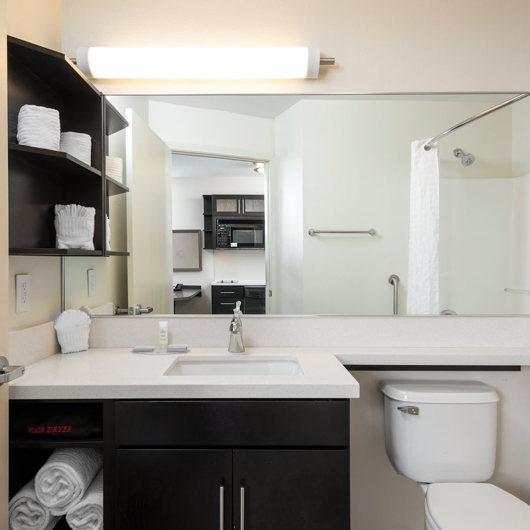 Candlewood Suites Washington Dulles Sterling by IHG 3